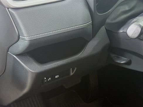 Certified 2024 Toyota RAV4 LE AWD/4WD image 10