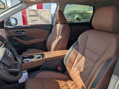 New 2026 Nissan Rogue Platinum image 6