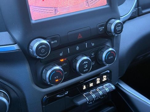 Used 2019 RAM 1500 Big Horn AWD/4WD image 17