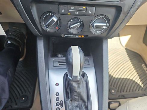 Used 2014 Volkswagen Jetta SE image 18