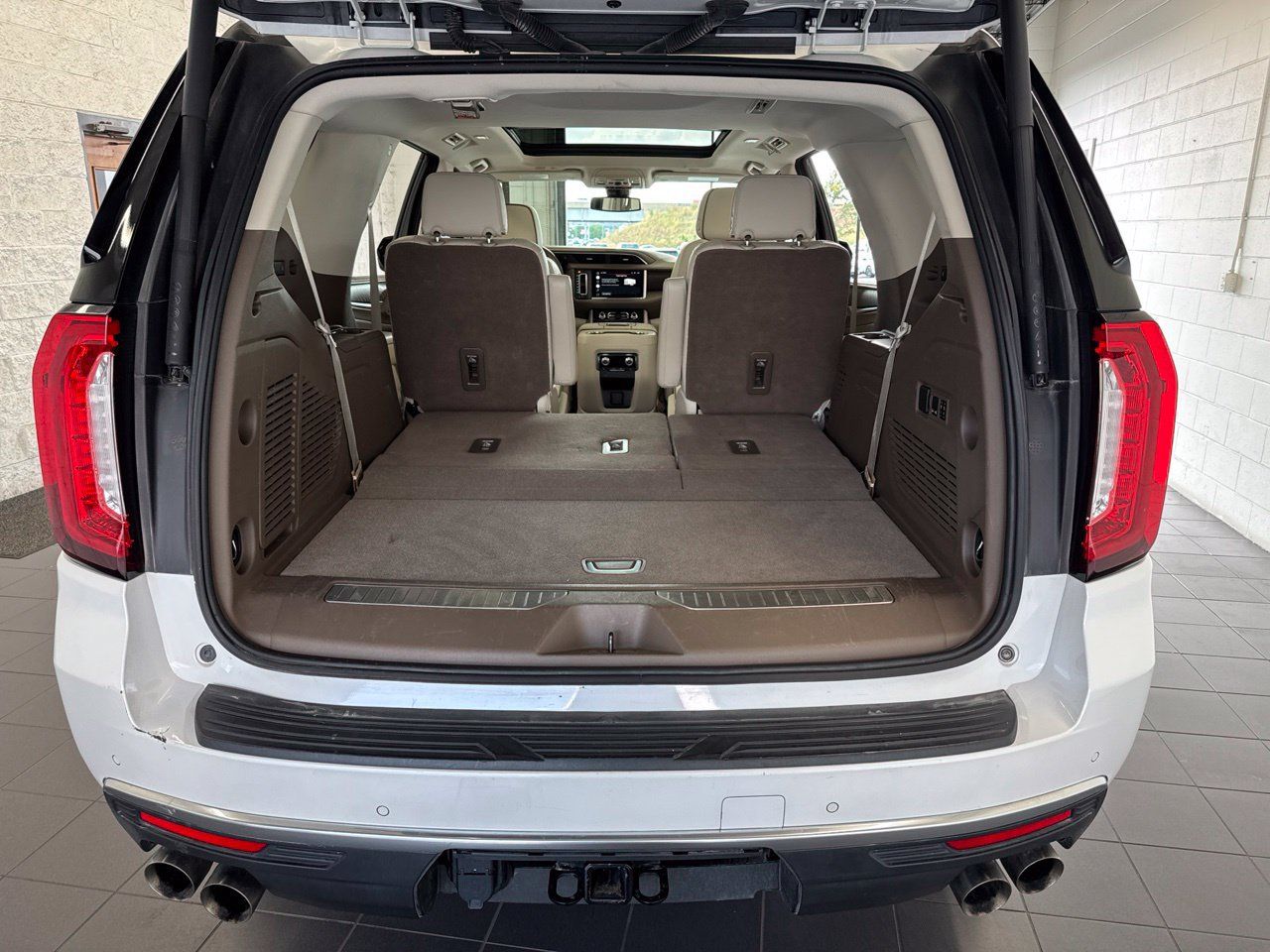 Used 2022 GMC Yukon Denali AWD/4WD image 11