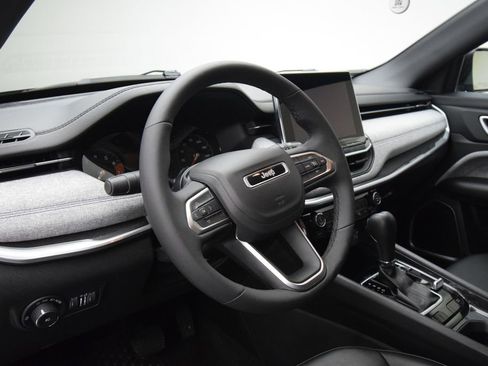 Certified 2023 Jeep Compass Latitude w/ Convenience Group image 26