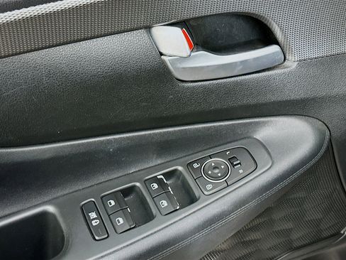 Used 2019 Hyundai Santa Fe SEL image 15