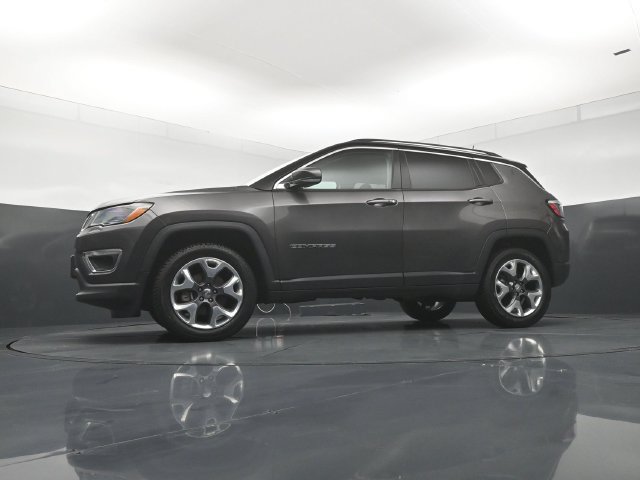 Used 2019 Jeep Compass Limited w/ Advanced Safety Group AWD/4WD image 21