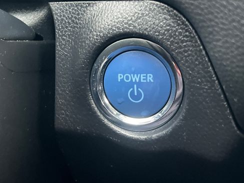 Certified 2021 Toyota RAV4 XLE image 19