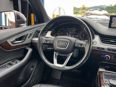 Used 2019 Audi Q7 2.0T Premium w/ Convenience Package AWD/4WD image 18