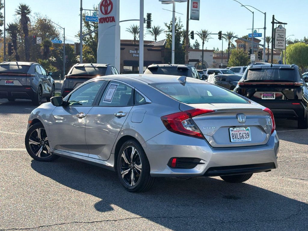 Used 2017 Honda Civic Touring image 5