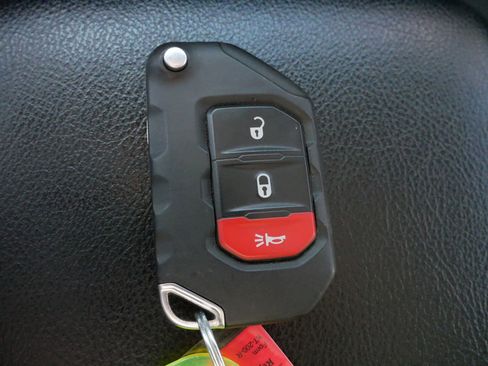 Used 2024 Jeep Wrangler Unlimited Rubicon image 28