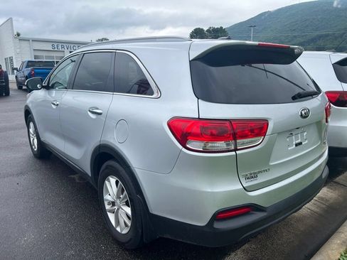 Used 2017 Kia Sorento AWD image 6