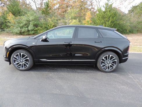 New 2026 Cadillac Optiq Sport 1 image 8