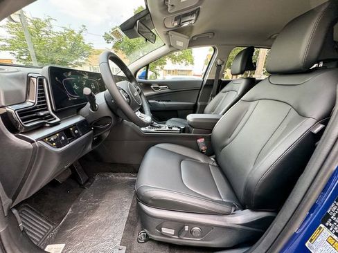 Certified 2025 Kia Sportage EX image 14