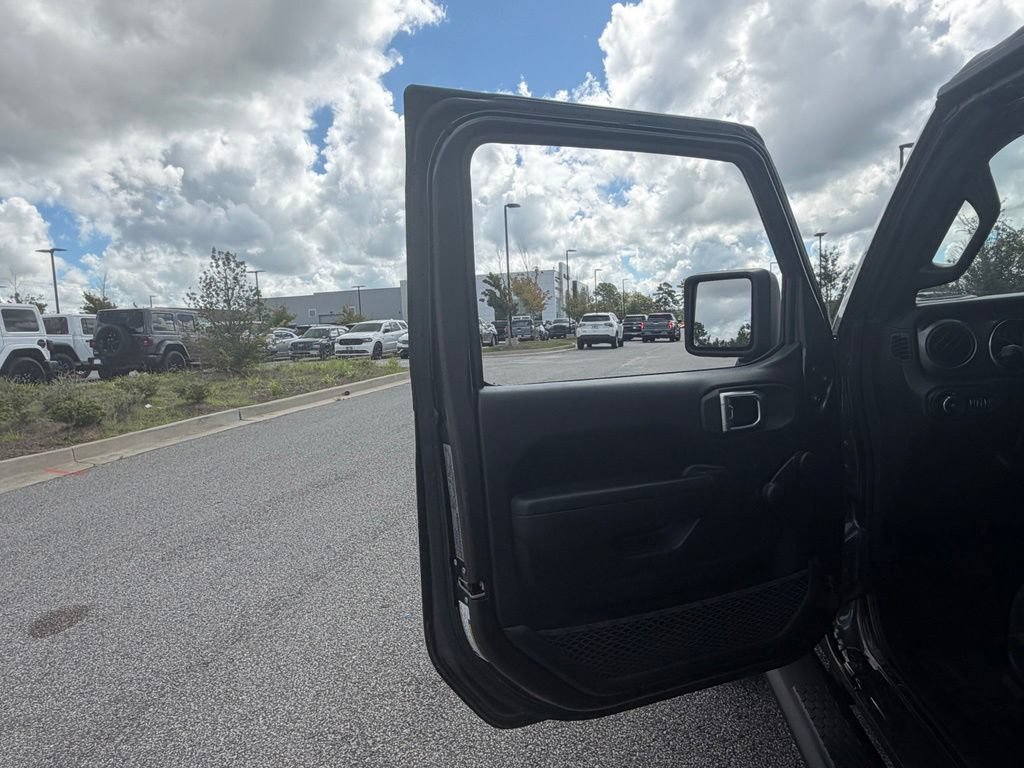 Used 2022 Jeep Wrangler Sport AWD/4WD image 44