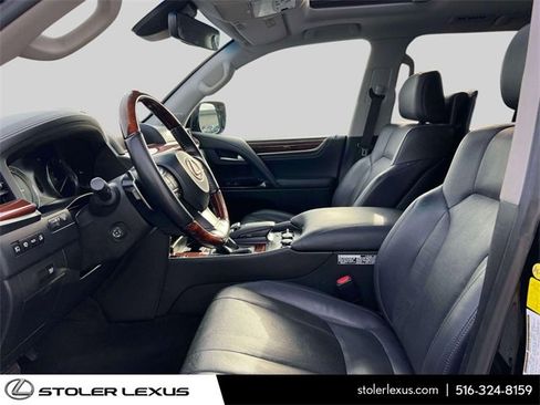 Used 2017 Lexus LX 570 4WD w/ Luxury Package image 21