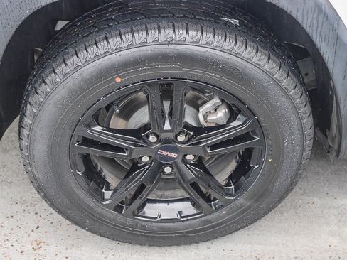 Used 2022 GMC Terrain AT4 w/ Tech Package image 12