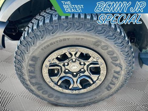 Used 2023 Ford Bronco Wildtrak image 28