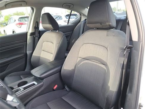 Used 2025 Nissan Altima 2.5 SV image 18