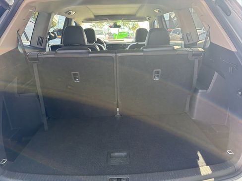 Used 2018 Volkswagen Atlas SEL Premium image 8