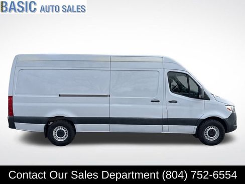 Used 2019 Freightliner Sprinter 170 image 4