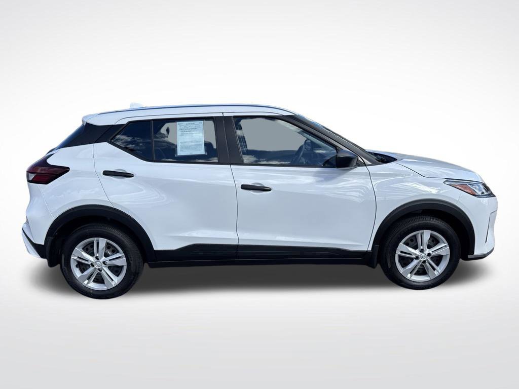 Used 2025 Nissan Kicks Play S FWD image 8