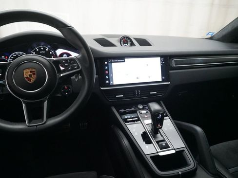 Certified 2023 Porsche Cayenne GTS AWD/4WD image 19