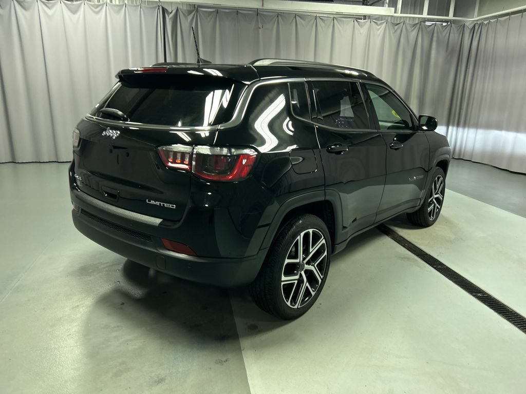 Used 2025 Jeep Compass Limited AWD/4WD image 7