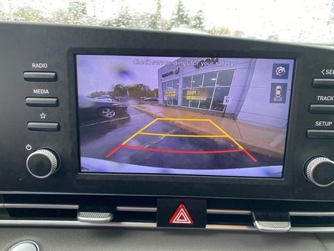 Used 2021 Hyundai Elantra Blue image 15