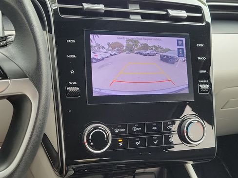 Used 2023 Hyundai Tucson SE image 22