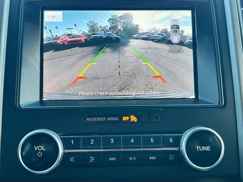 Used 2021 Ford Expedition XLT image 13