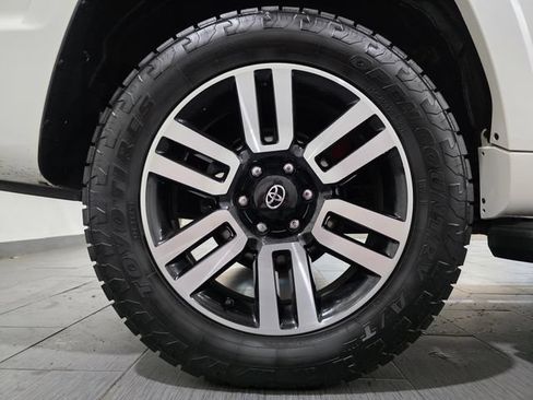 Used 2023 Toyota 4Runner Limited AWD/4WD image 24