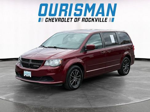Used 2017 Dodge Grand Caravan SE FWD image 2
