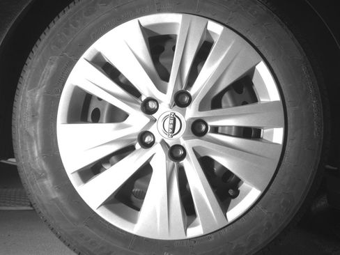 Used 2025 Nissan Sentra S image 15