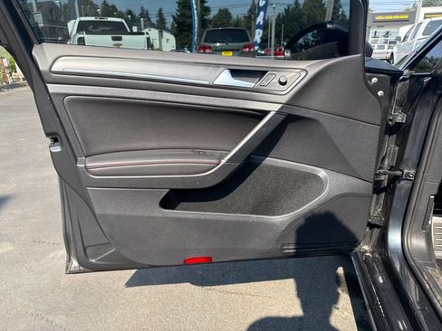 Used 2019 Volkswagen GTI SE FWD image 26