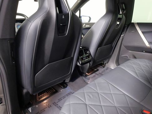 Used 2024 BMW iX xDrive50 w/ Premium Package image 38