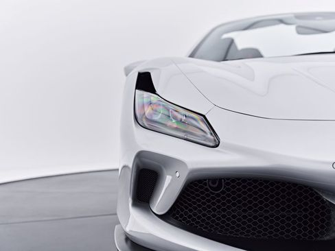 Used 2022 Ferrari F8 Tributo RWD image 38