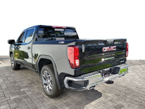 New 2026 GMC Sierra 1500 SLE image 4