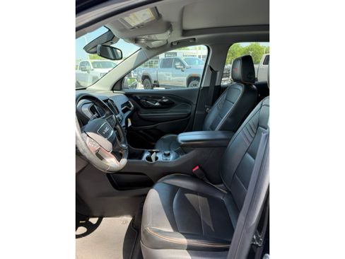 Used 2024 GMC Terrain AT4 AWD/4WD image 9