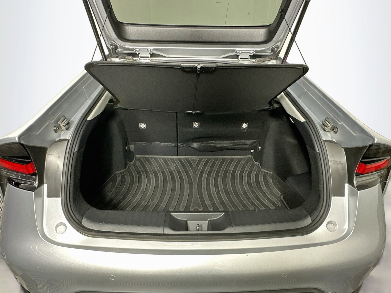 Certified 2025 Toyota Prius LE AWD/4WD image 24