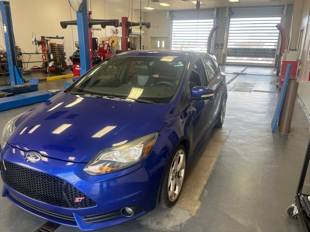 Used 2013 Ford Focus ST FWD image 2