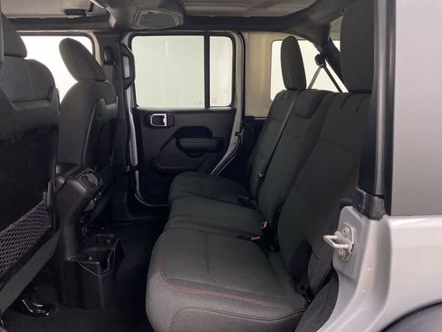 Used 2024 Jeep Wrangler Unlimited Rubicon image 17