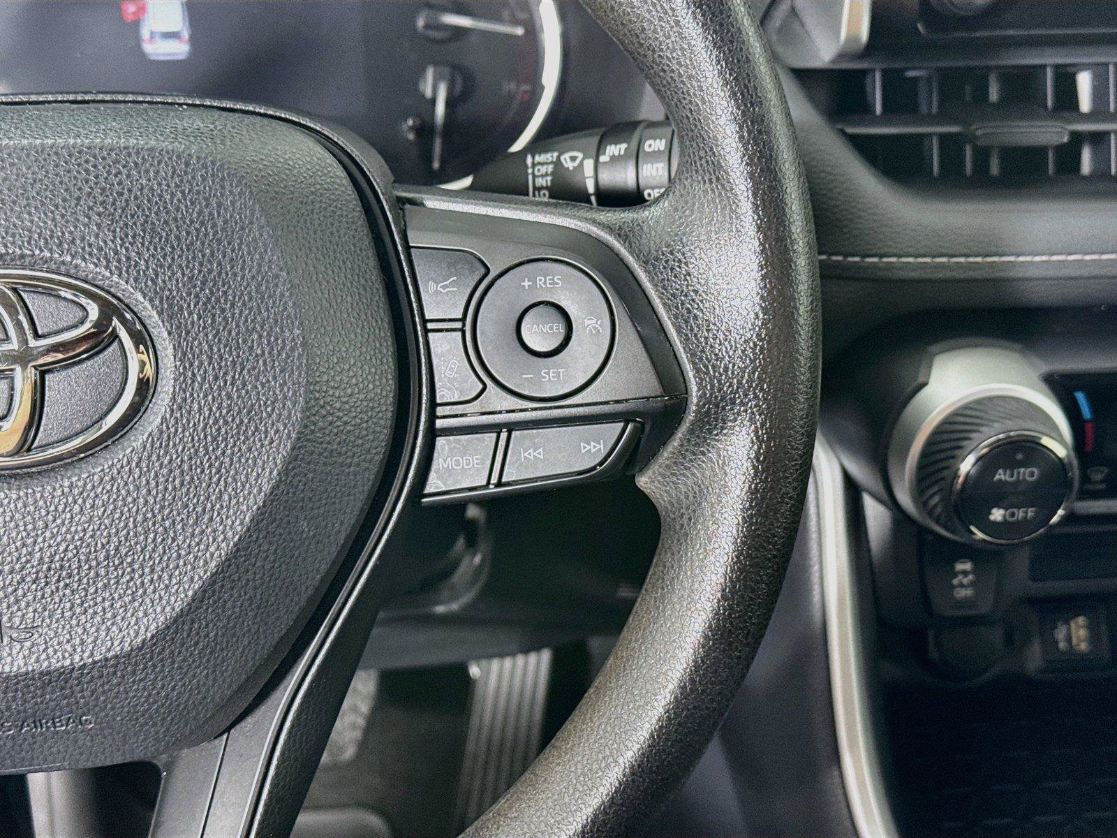 Certified 2025 Toyota RAV4 XLE AWD/4WD image 18
