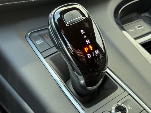 Certified 2024 Cadillac Escalade ESV V AWD/4WD image 28