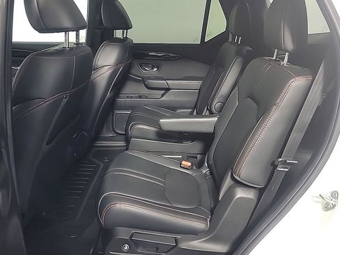 Certified 2025 Honda Pilot TrailSport image 17