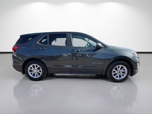 Used 2020 Chevrolet Equinox LS w/ LS Convenience Package AWD/4WD image 2