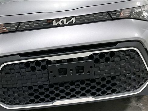 Used 2025 Kia Soul LX FWD image 35