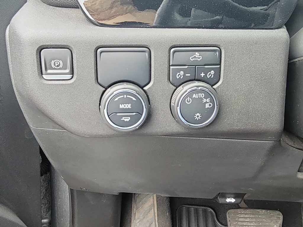 Certified 2023 Chevrolet Silverado 1500 LT w/ LPO, Dark Essentials Package RWD image 17