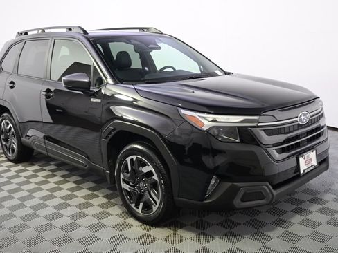 Certified 2025 Subaru Forester Limited AWD/4WD image 8