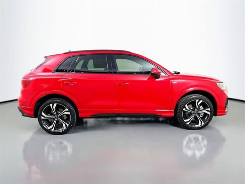 Used 2024 Audi Q3 2.0T Premium Plus image 8