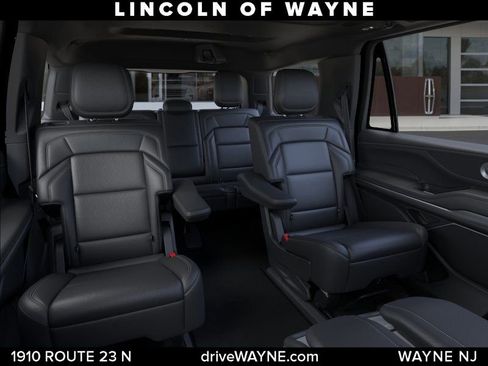New 2025 Lincoln Navigator Reserve w/ Jet Appearance Package AWD/4WD image 11