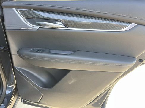 Used 2022 Cadillac XT6 Sport w/ Technology Package AWD/4WD image 25