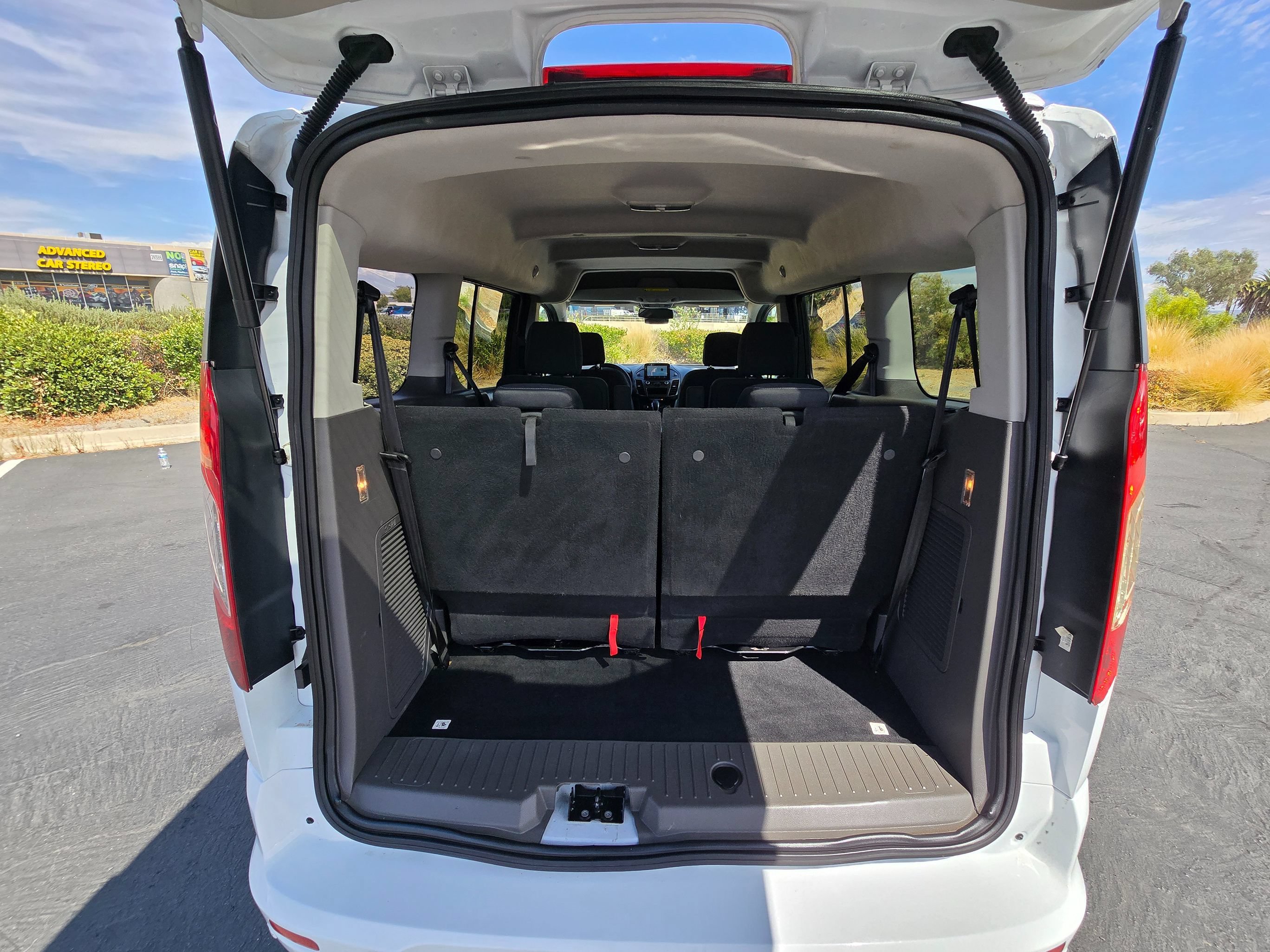 Used 2023 Ford Transit Connect XLT w/ Trailer Tow Package FWD image 30